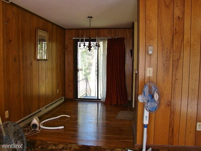 Building Photo - 3 br, 2 bath House - 203 Airport Rd