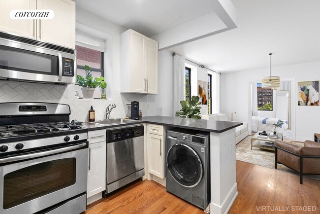 Building Photo - 305 W 150th St