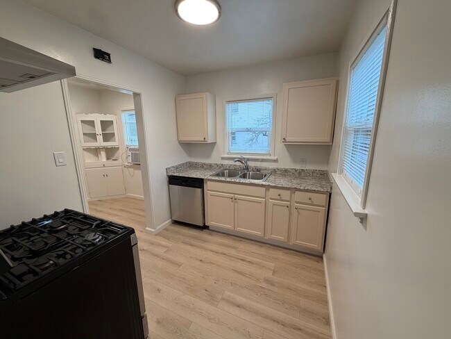 Foto del edificio - 1521 Dixon St