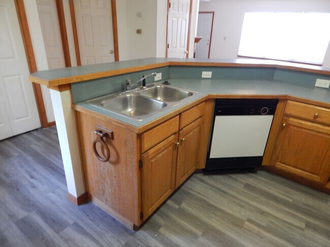 Foto del edificio - 3 Bed, 2 Bath Duplex