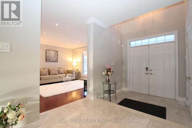 Building Photo - 2 Delisle St