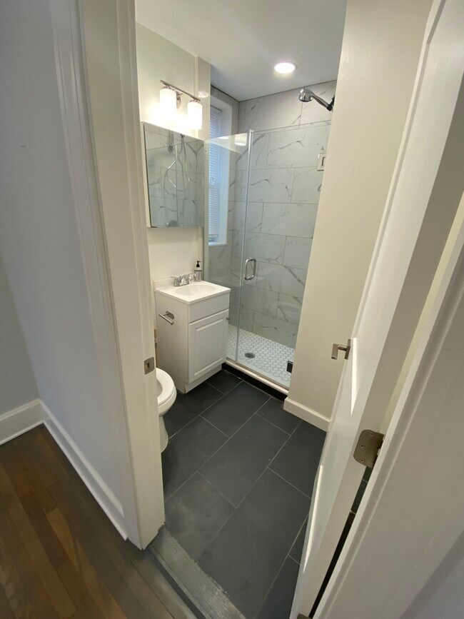 Foto del edificio - 109 Queensberry St