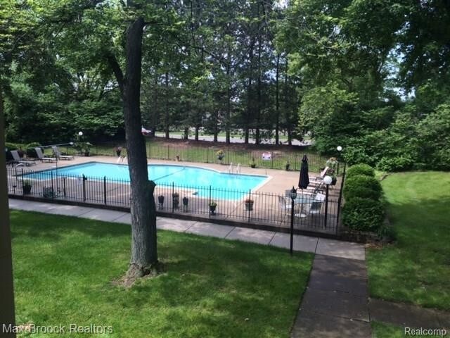 Foto del edificio - 42478 Woodward Ave