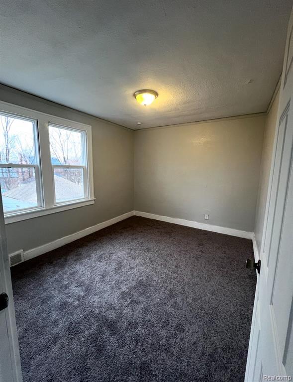 Foto del edificio - 15237 Rochelle Ave