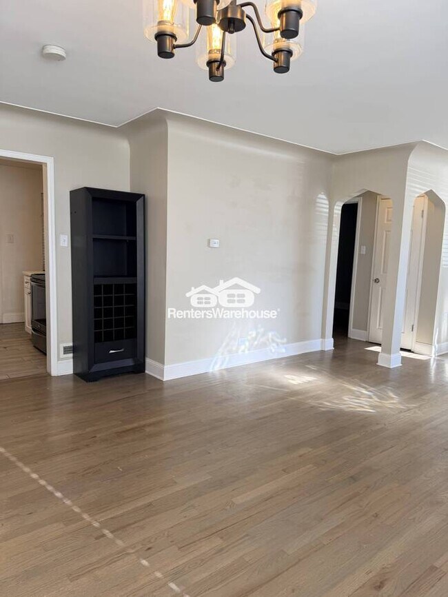 Foto del edificio - NEW PRICE! Beautifully Renovated Immaculate Brick Ranch 3 Bedroom 2 Bath home In North Park Hill....