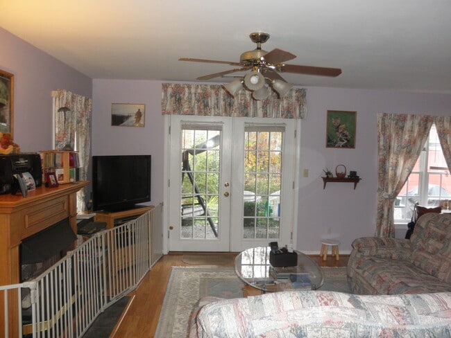 Building Photo - 1556 Stoney Creek Dr
