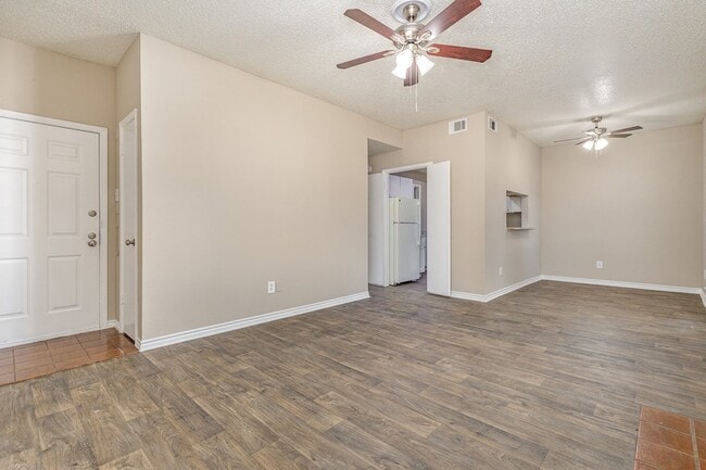 Building Photo - 3643 W Northgate Dr