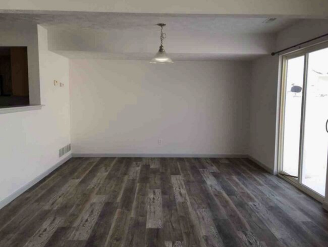 Foto del edificio - 717 Rampart Dr