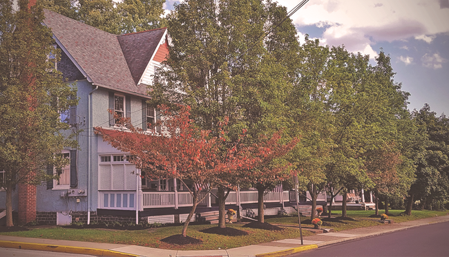 Foto del edificio - 37A Maple Ave