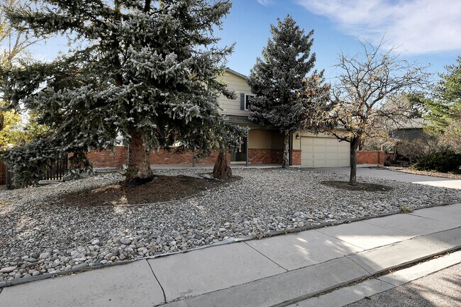 Building Photo - 445 Silver Spring Cir