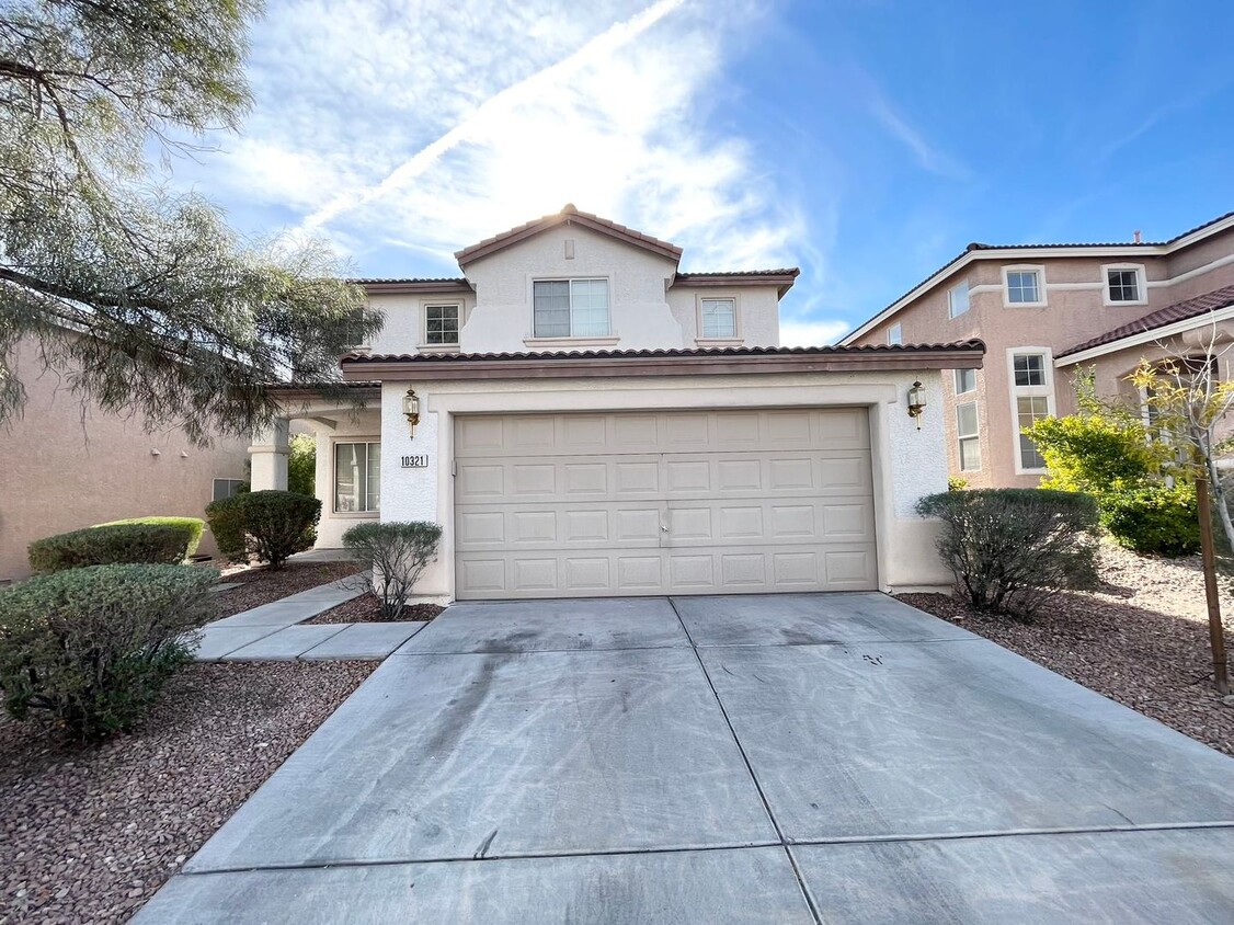 Primary Photo - Beautiful 2-story single-family house