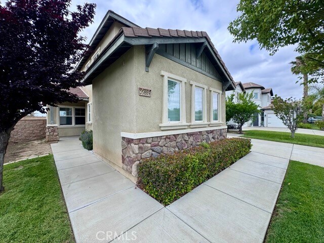 Foto del edificio - 35889 Wolverine Ln