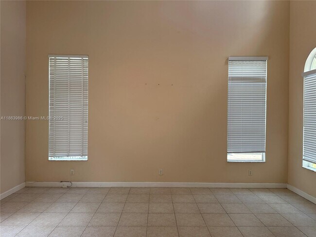 Foto del edificio - 19462 SW 68th St