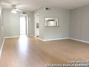 Building Photo - 8401 N New Braunfels Ave