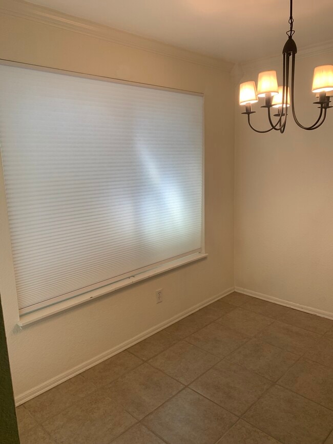Dining Room - 220 NE Dogwood St