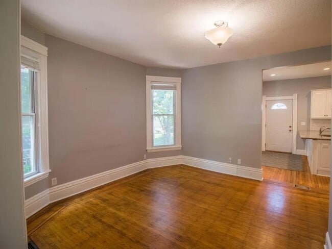 Building Photo - 514 W 31st St