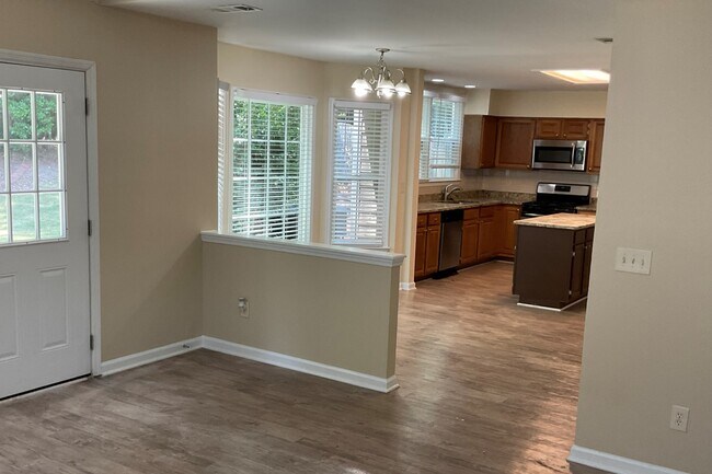 Building Photo - 1304 Spring Gate Cir