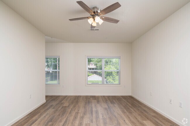 Casa adosada 3HAB, 2 1/2BA - 1830SF - Riverside Foundry Apartments