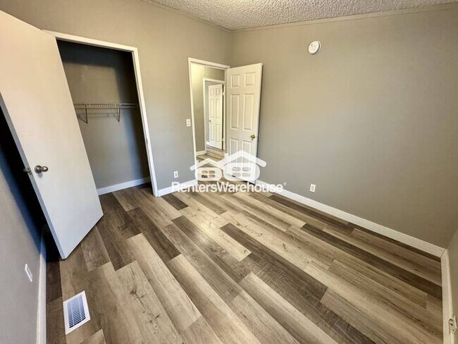Building Photo - Lakewood Charmer 4 Bedroom 2 Bath!