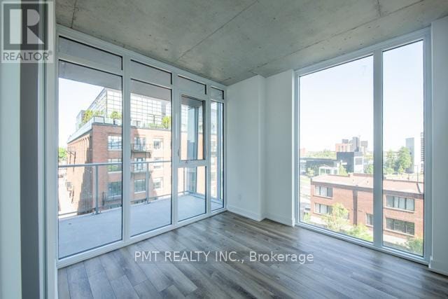 Building Photo - 25-425 Baseball Pl