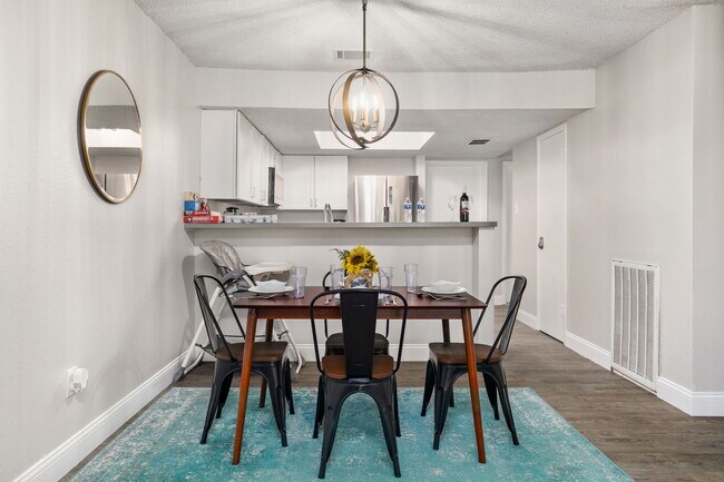 Foto del edificio - 7203 Timbercreek Dr