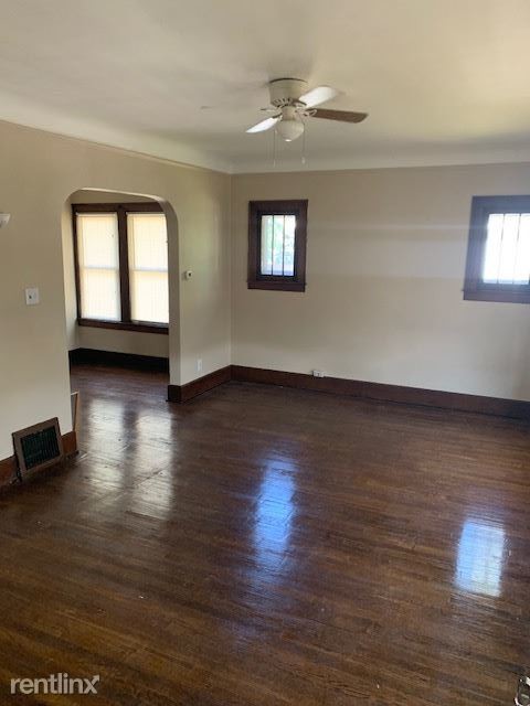 Building Photo - 2 br, 2 bath House - 35010 Elm St Uppr