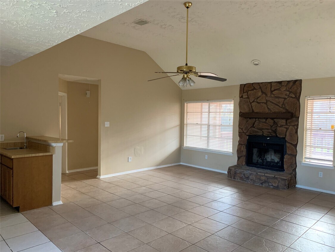 Foto del edificio - 2511 Radcliffe Dr