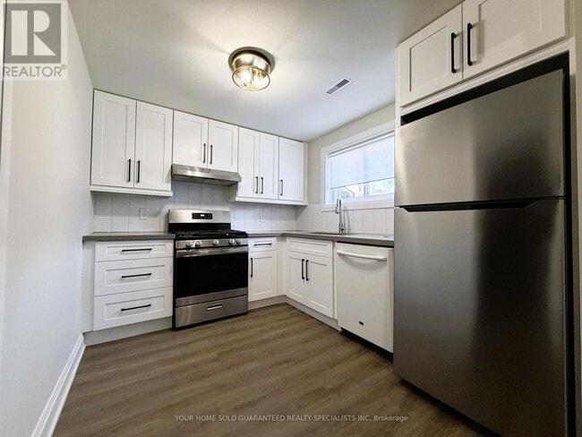 Building Photo - 21 Beamsville Dr