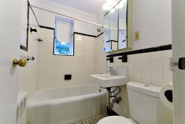 Photo - 2BR 1Bth unit at Coolidge Corner, Heat/Hot... Apartment