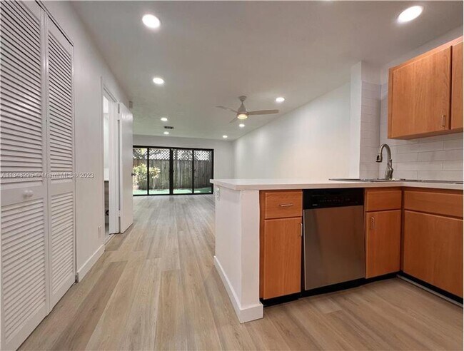Foto del edificio - 499 SE 13th St