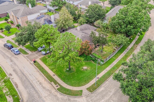 Foto del edificio - 19402 Bear Meadow Ln