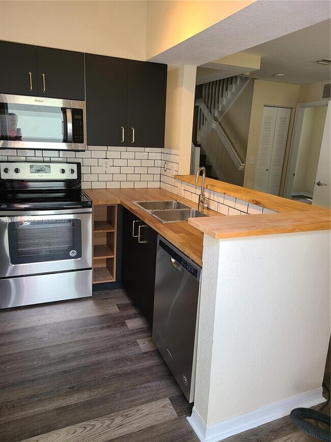 Foto del edificio - 420 NW 20th St