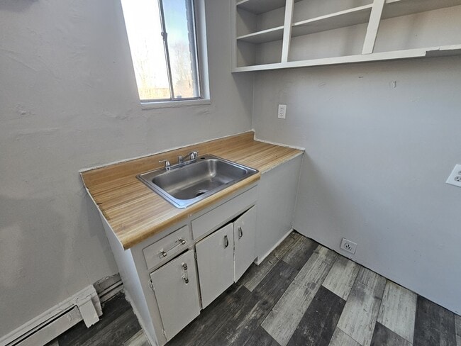 Building Photo - 1845 Cliffview Rd