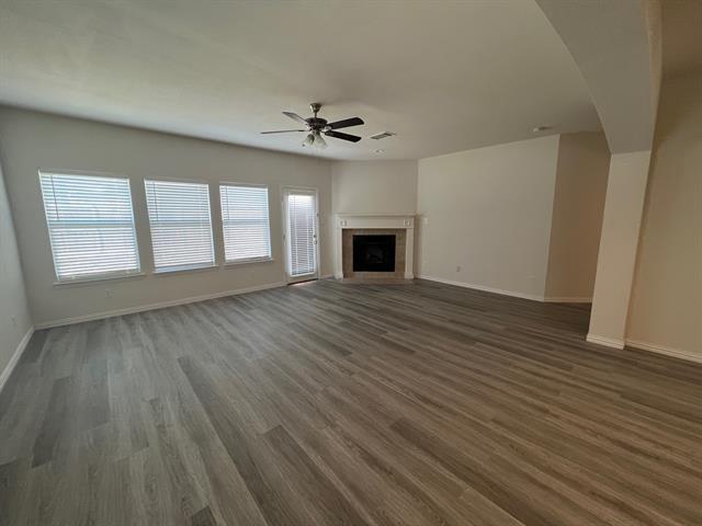 Foto del edificio - 2000 Meadow Park Dr