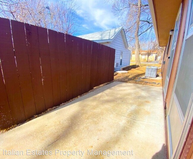 Building Photo - 2 br, 1 bath House - 1315 Yuma St.