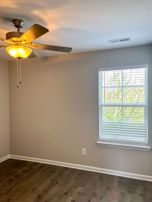 Foto del edificio - 203 Tara Ct