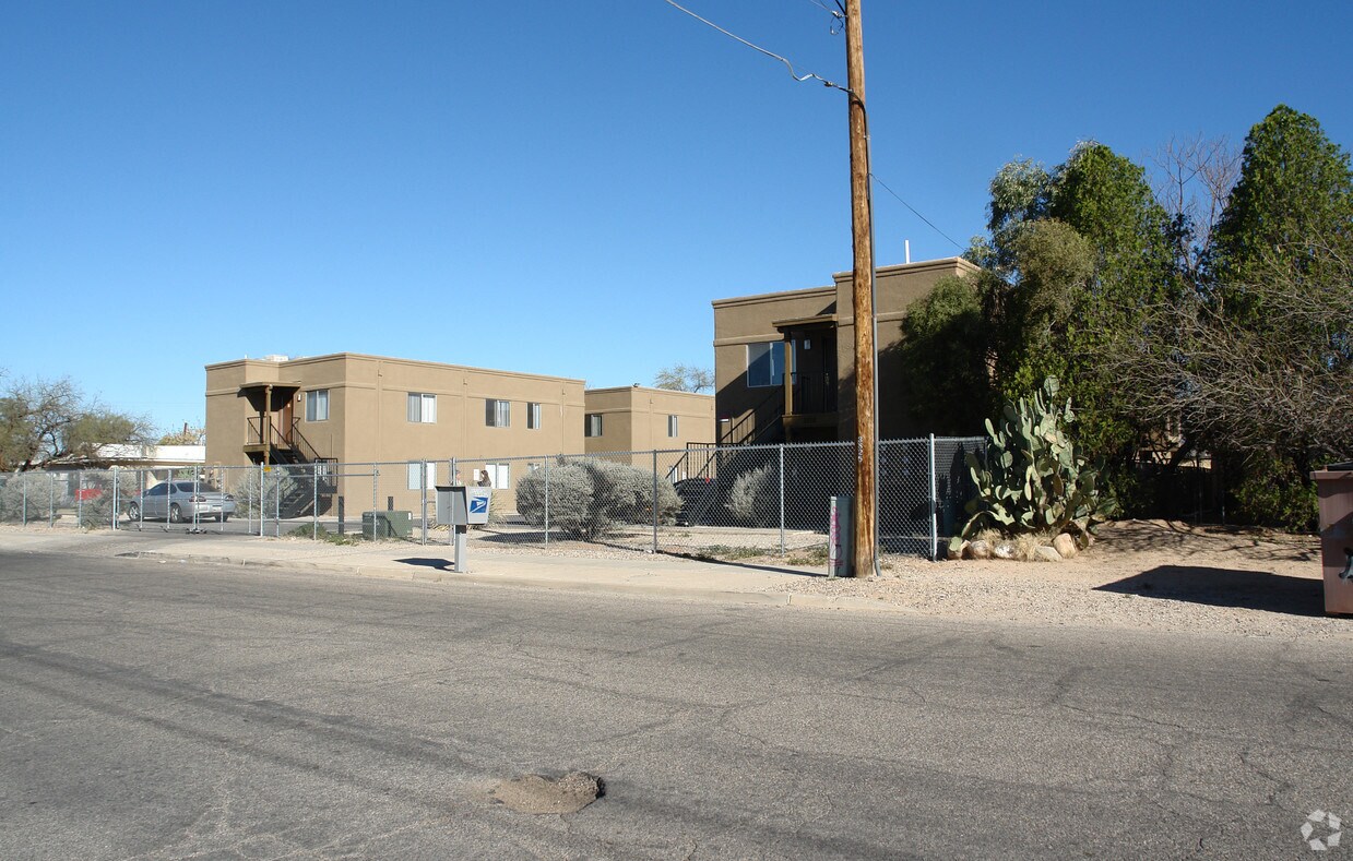 Primary Photo - Dulce Vida Apartments