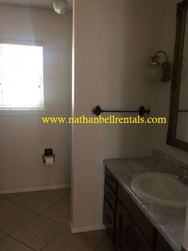 Building Photo - 3415 Vagas Dr