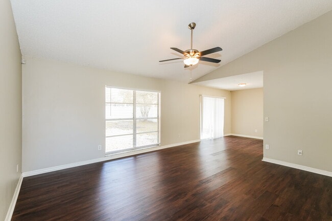 Building Photo - 1670 Palm Leaf Dr