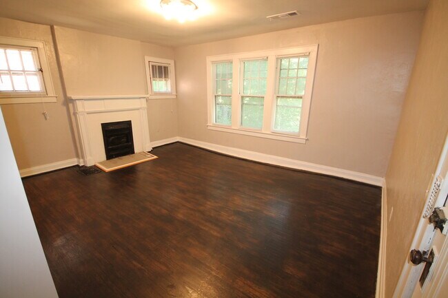 Building Photo - 356 Cliffside Dr
