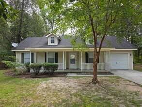 Building Photo - 304 Woodbury Ln