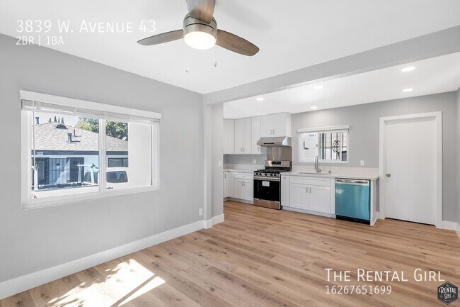 Foto del edificio - Spacious & Renovated Single Family Home | ...