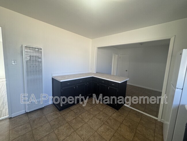 Building Photo - 10017 Los Arboles Ave NE