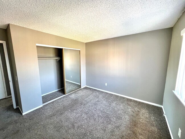 Foto del edificio - Indian Creek Villas, Unfurnished, Long Term