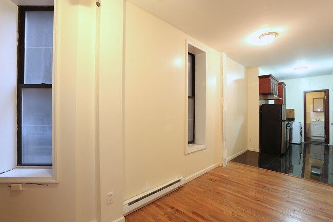 Foto del edificio - 243 W 109th St 1W