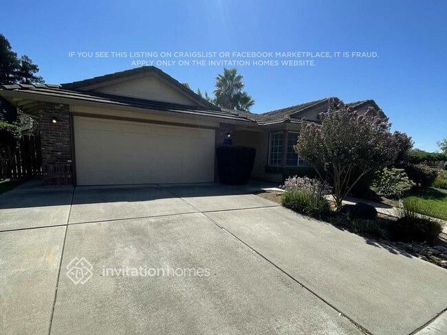 Building Photo - 702 Canyon Creek Way