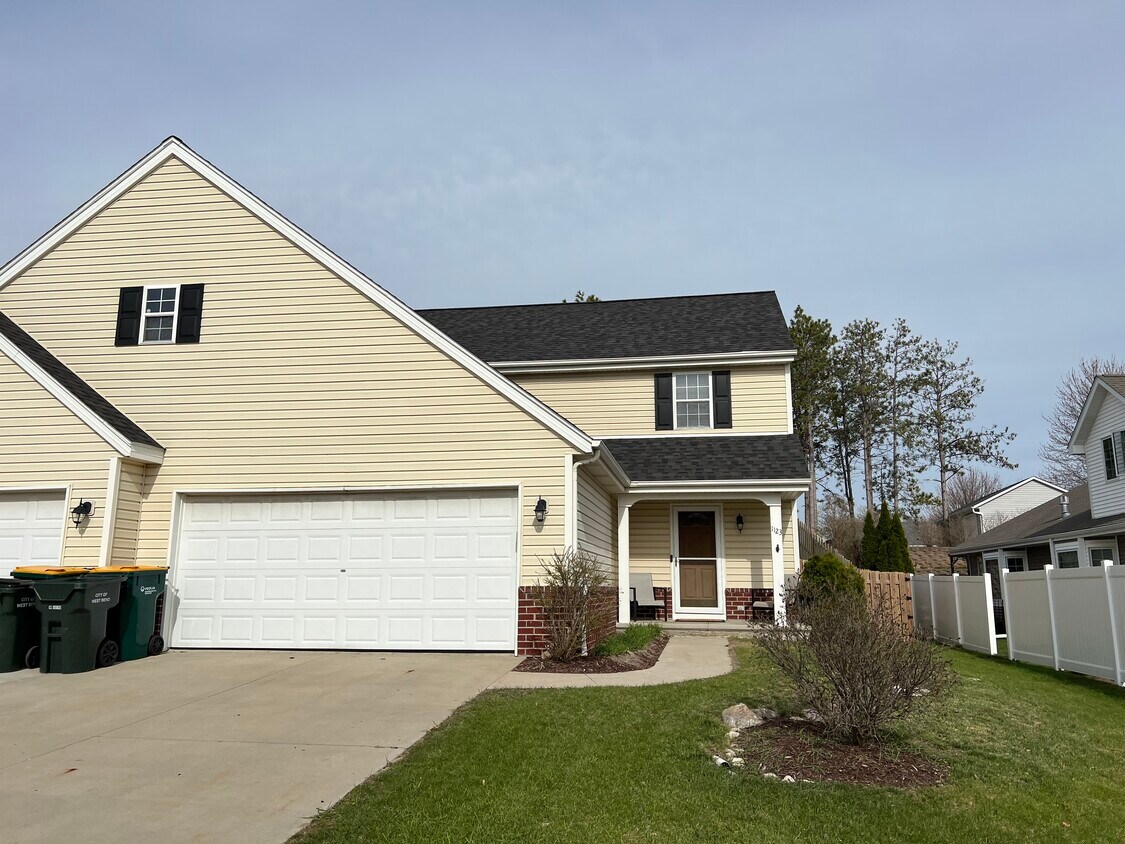 Primary Photo - 1123 White Sands Ct