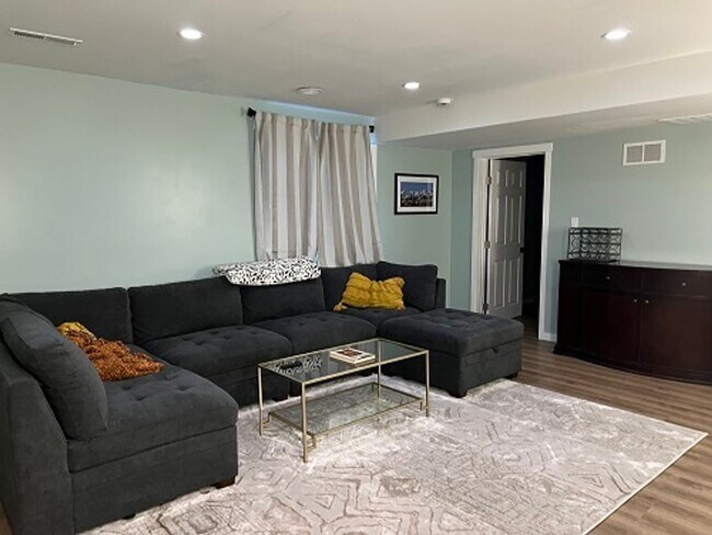 Foto del edificio - Elegant & Spacious Living in Timnath Ranch