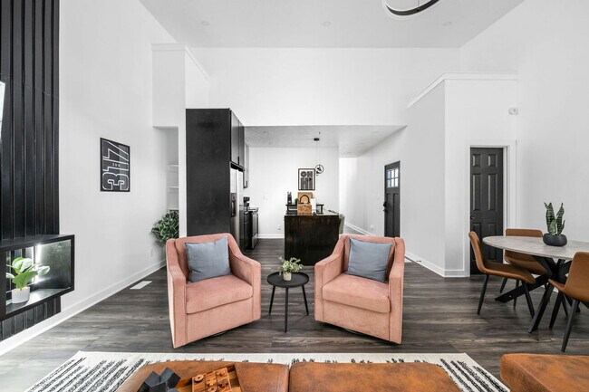 Foto del edificio - 337 Sanders St