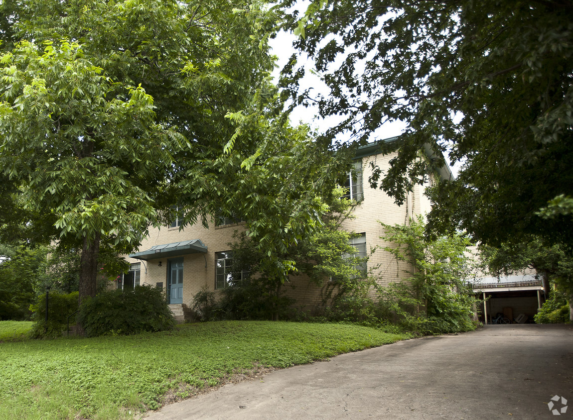 Building Photo - 1206 Castle Hill St